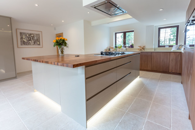Bespoke kitchen - Pinner, Greater London modern-kitchen