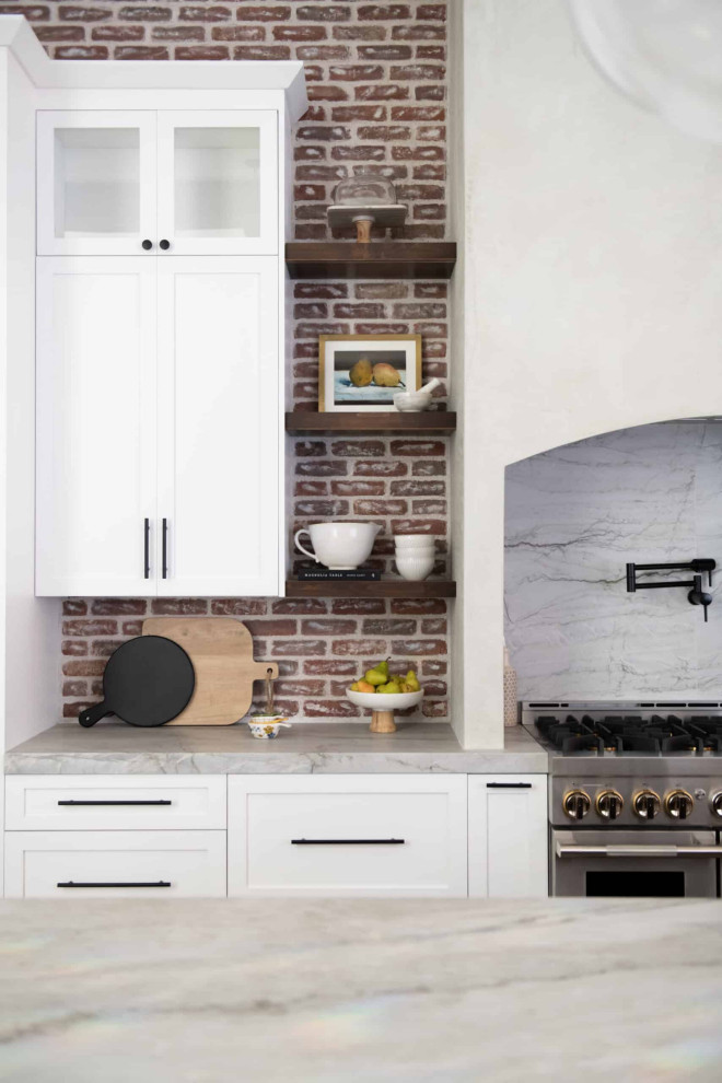 Mountain style kitchen photo in Las Vegas