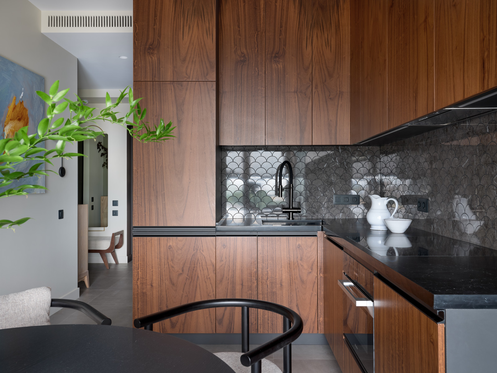 Современный интерьер с нотками Азии