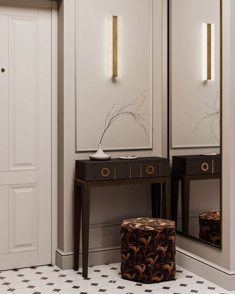 Прихожая и холл с каменными порталами