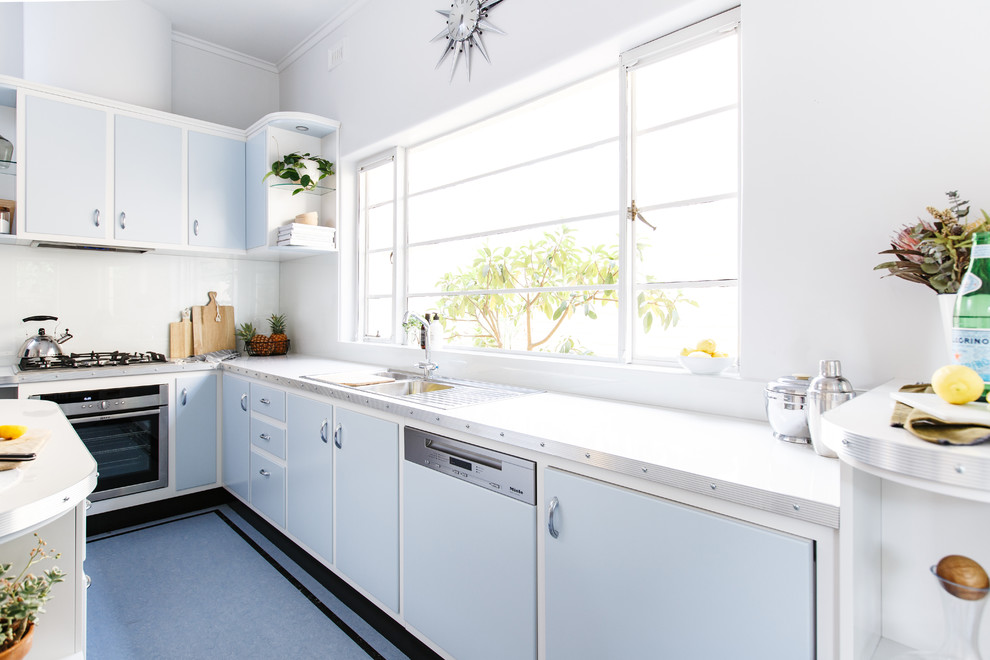 Design ideas for a transitional kitchen in Adelaide.