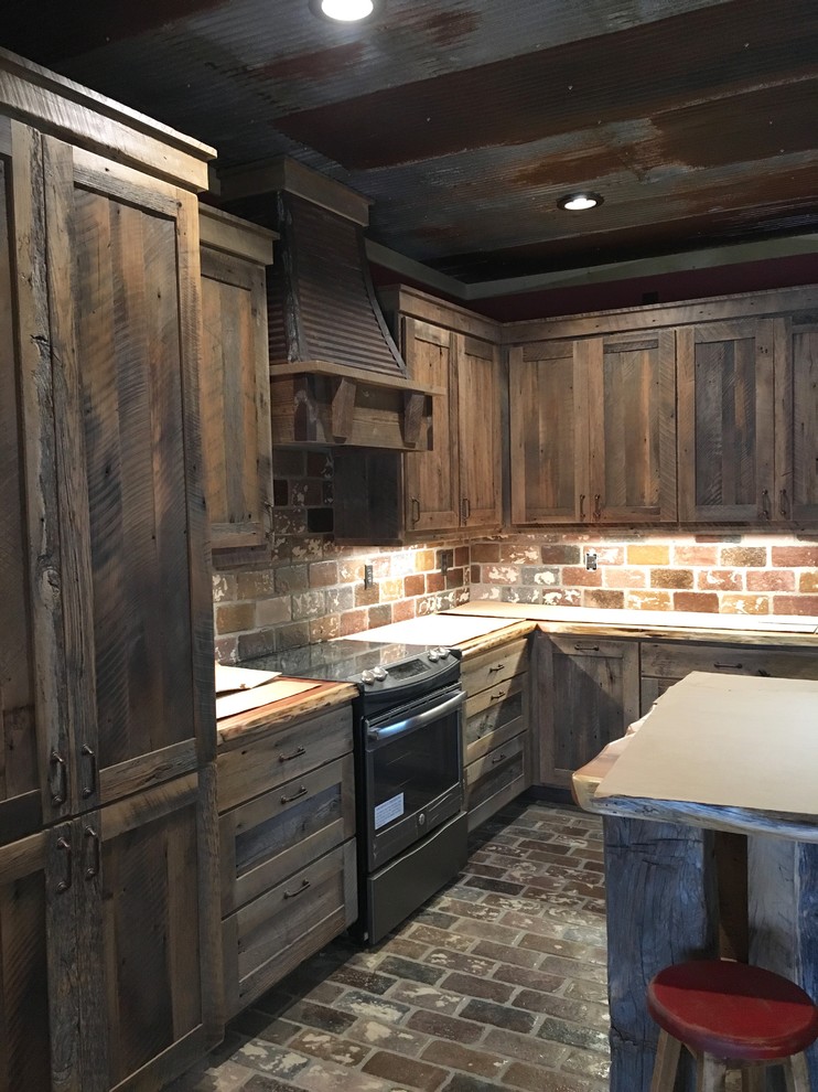 Mid-sized mountain style home design photo in Jackson