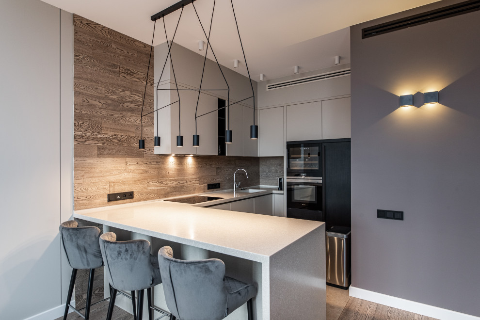 Кухня с барной стойкой