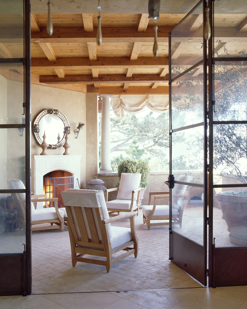 This is an example of a sunroom in San Francisco.
