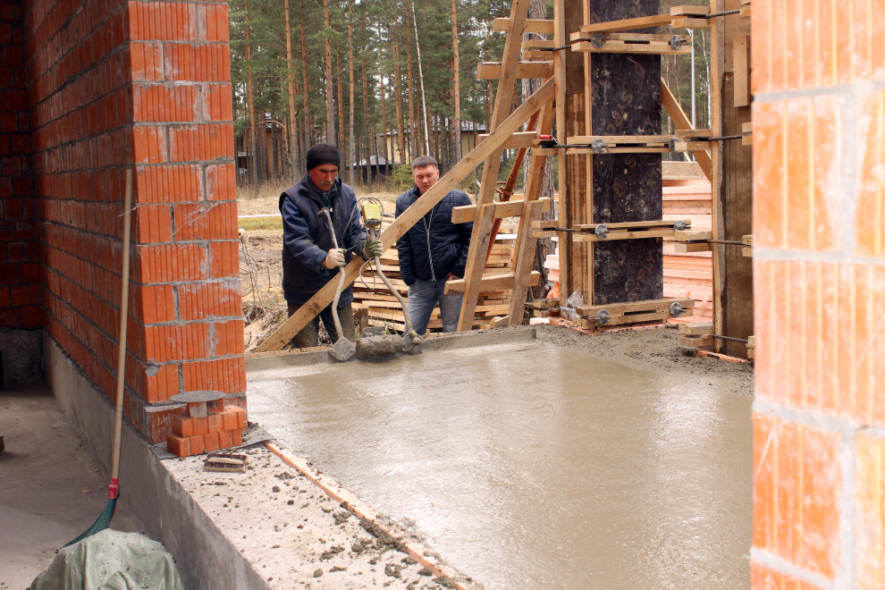 Дом из кирпича в "Охтинском парке"