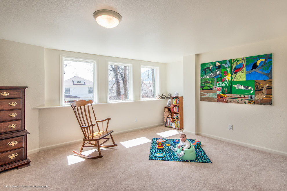 This is an example of a traditional kids' room in Denver.