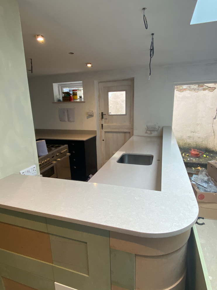 Worktop specialists (quartz, oak, compact laminate, laminate)