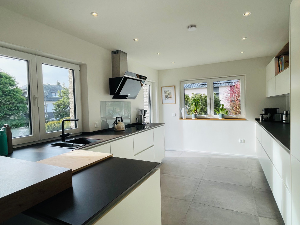 Moderne Küche in Sonstige