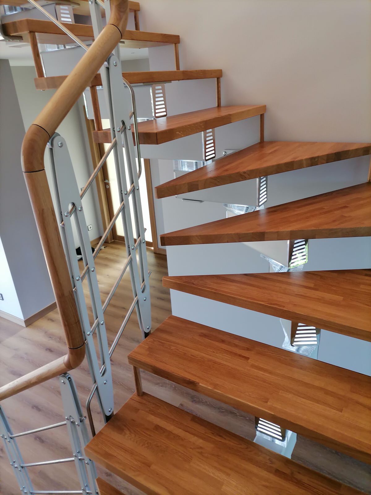 Модель MODULAR DESIGN с ограждением LIF