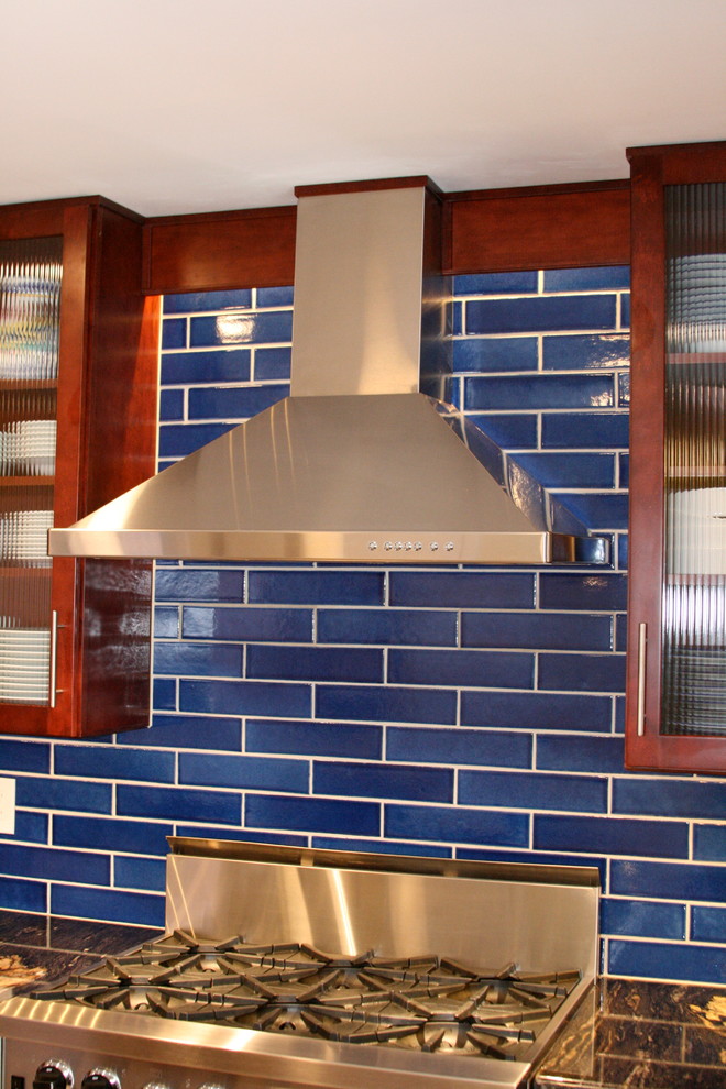 Transitional kitchen photo in DC Metro