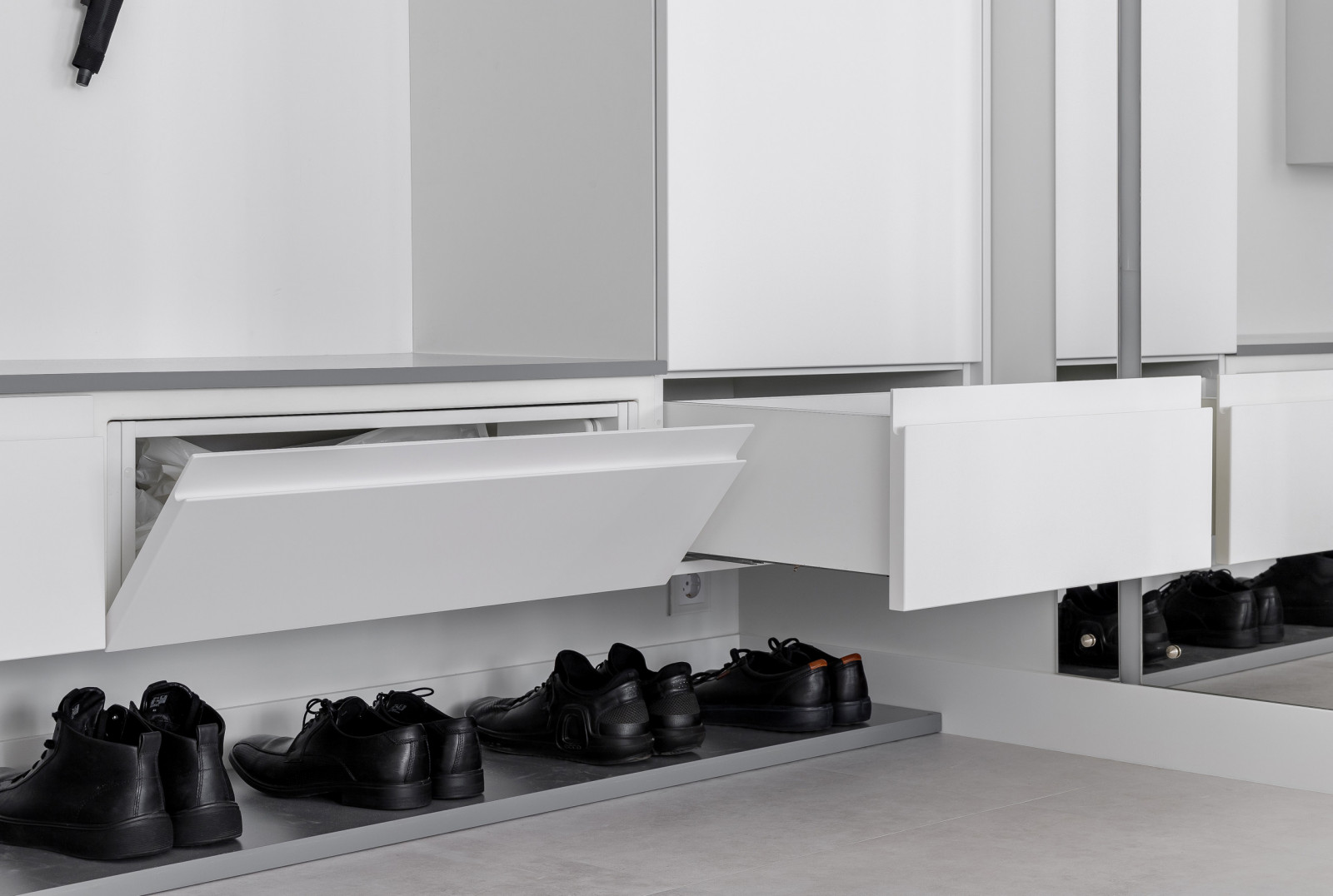 Реализация проекта трехкомнатной квартиры "ЖК на Высоте"