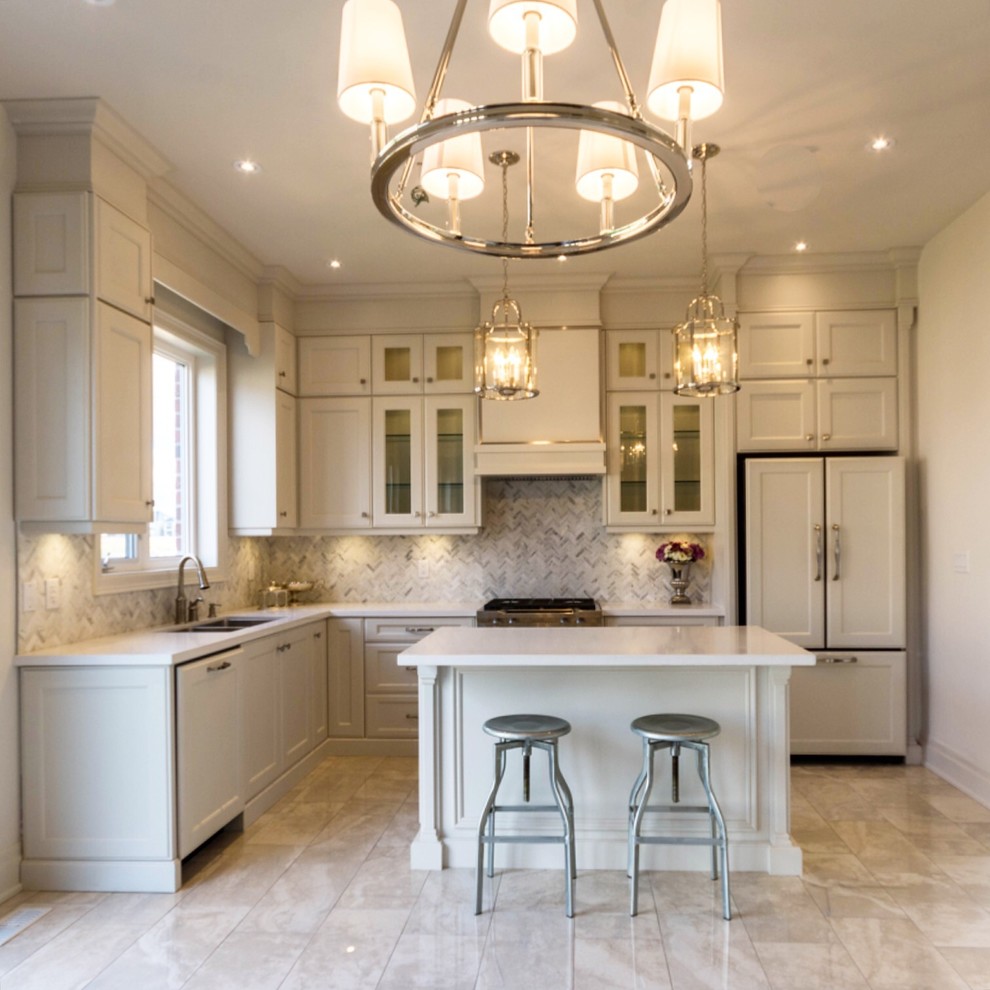 Kitchen - transitional kitchen idea in Toronto