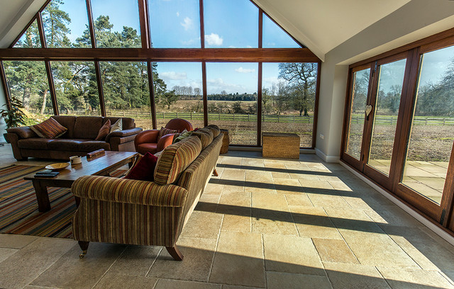 Barn Conversion Tiling rustico-salon