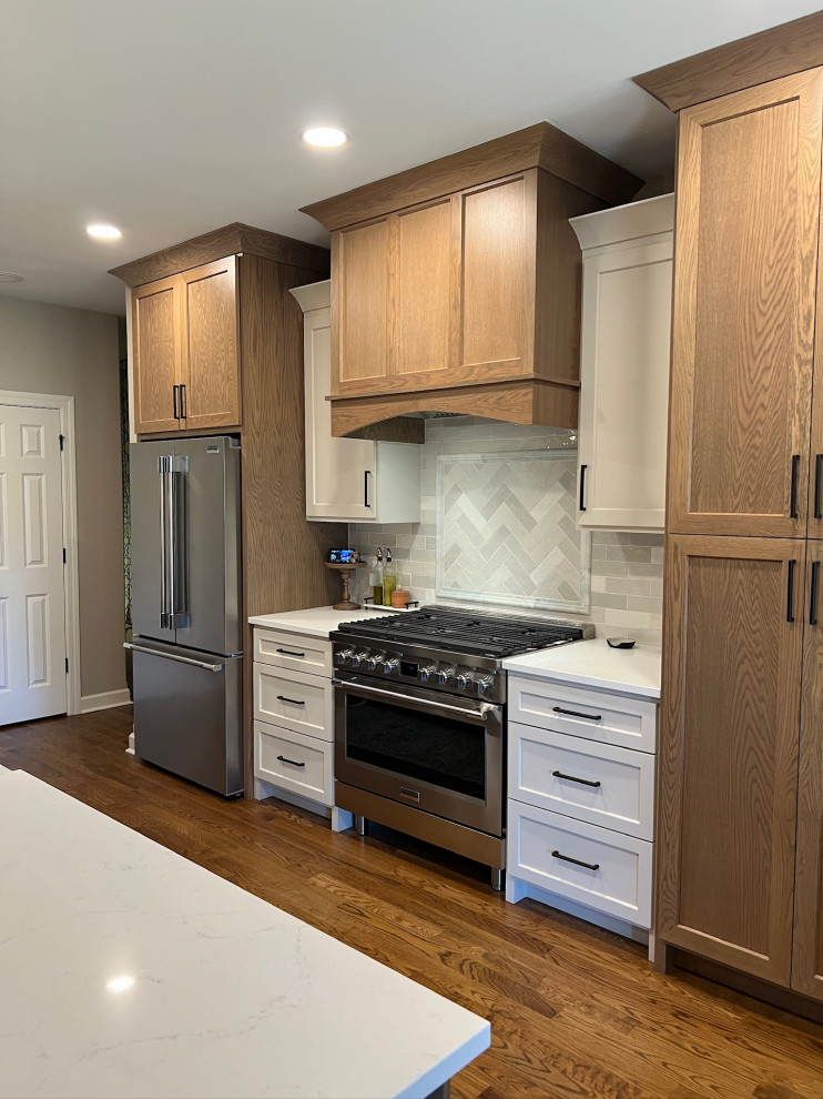 Chic Indian Lake Kitchen