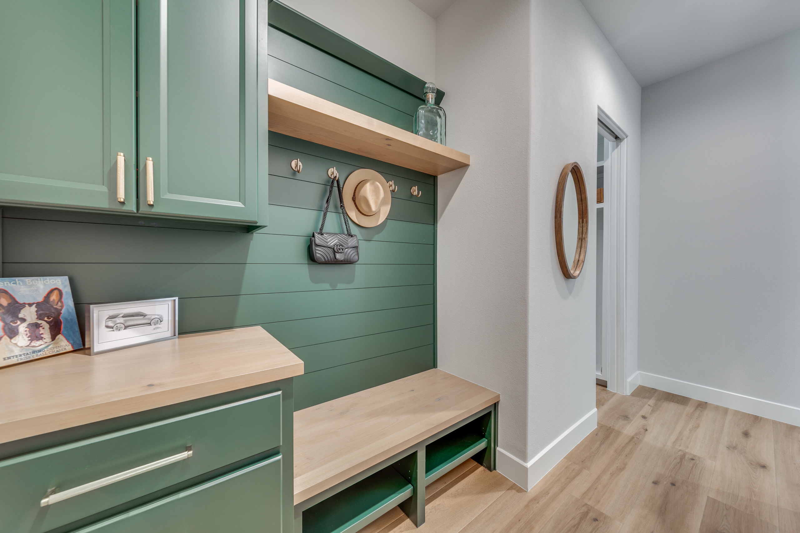 Modern European: 3,830 ft², 4 BR/3 BA/1 ST