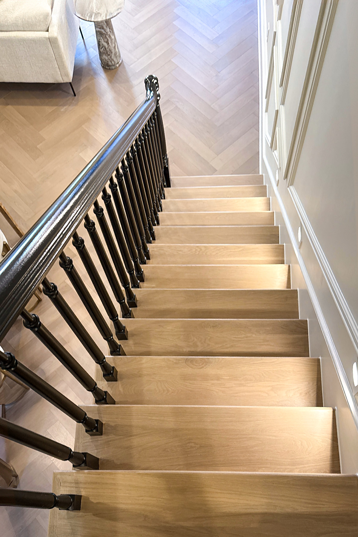 Project #154 | Classic & Chic Wood Railing