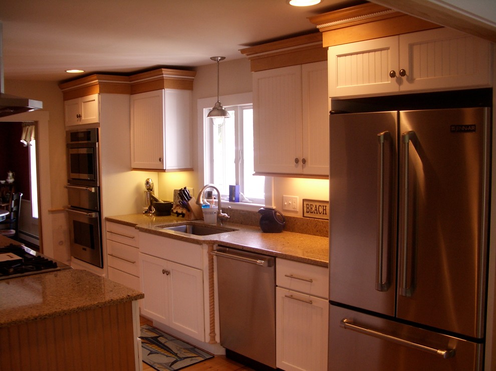 Inspiration for a transitional kitchen remodel in Boston