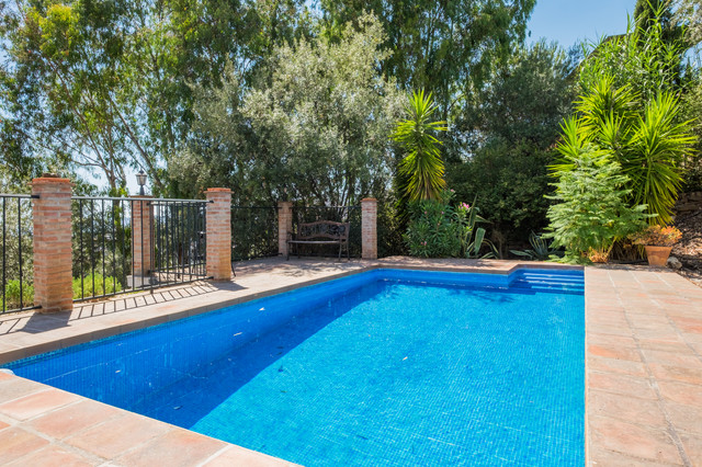 2015 Junio mediterraneen-piscine