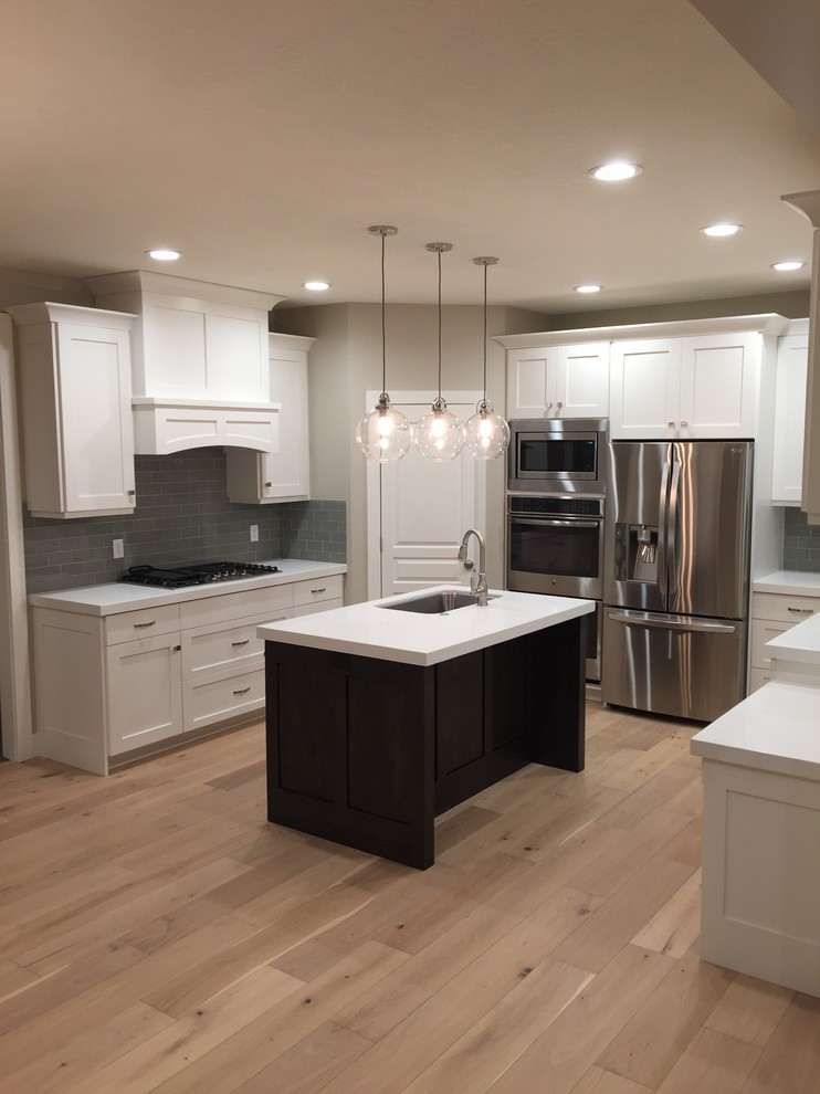 Design ideas for an arts and crafts kitchen in Salt Lake City.