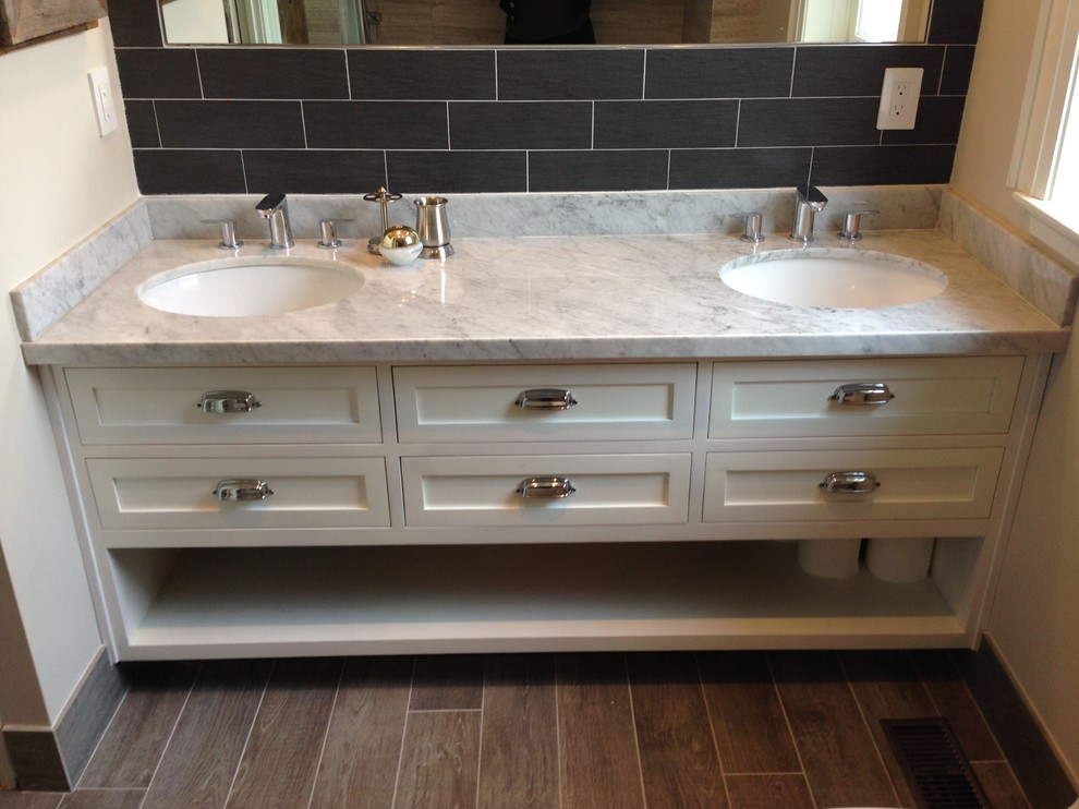 Home design - rustic home design idea in Toronto