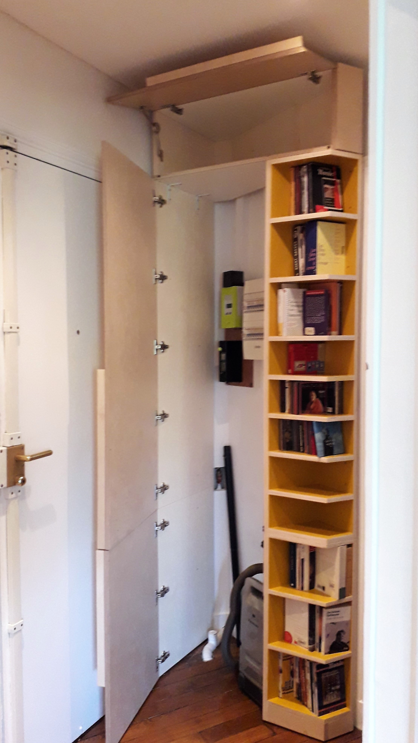 Cache compteur, intérieur.