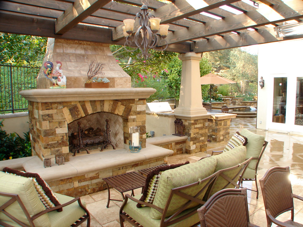 Inspiration for a traditional patio in Orange County.