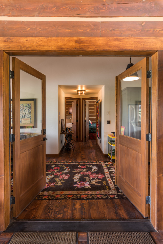 Entryway - rustic entryway idea
