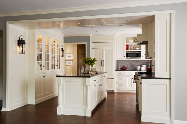Cape Cod Kitchen - Traditional - Kitchen - Minneapolis - by ROSEMARY