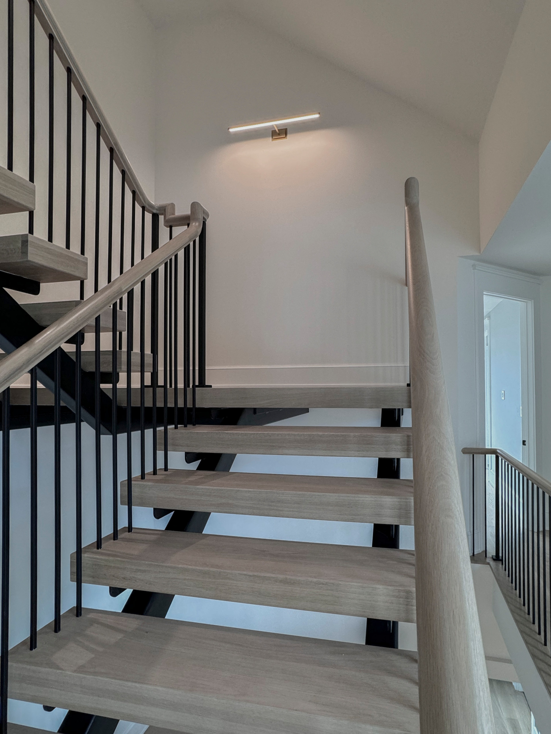 122_Modern Steel & Wood Floating Staircase, Arlington VA 22207
