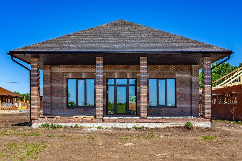 Фасады домов в поселке " Дубровка"