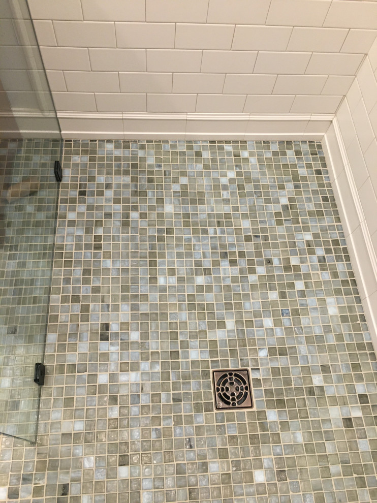 KH Hall Bath