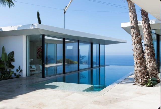 1306 contemporary-pool