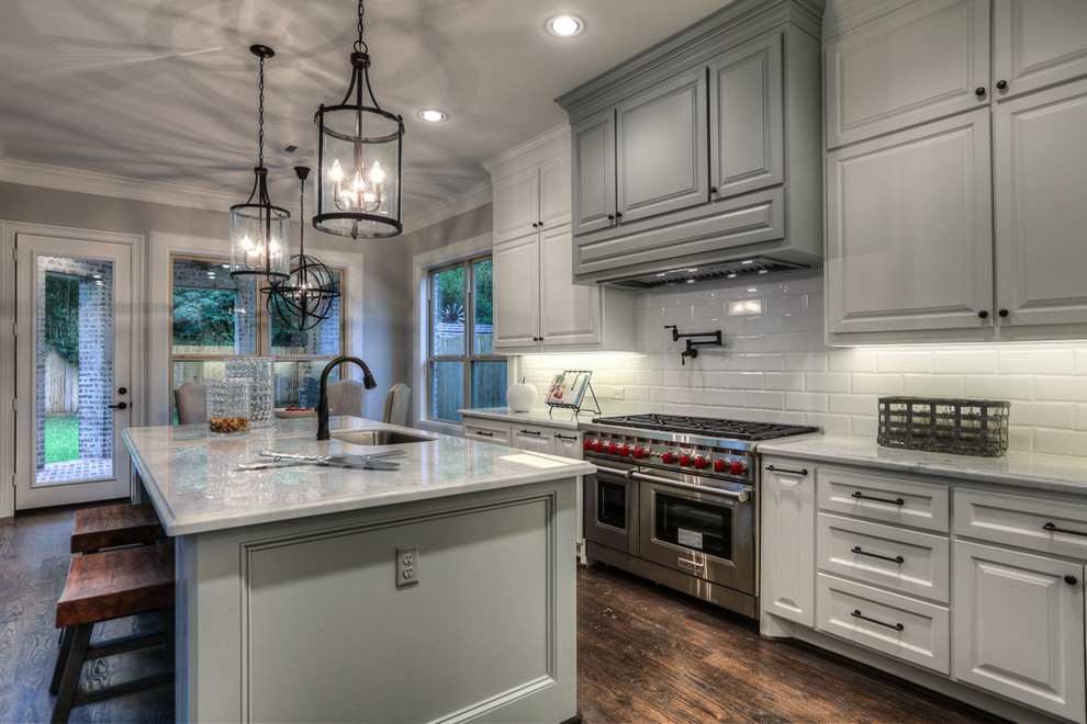 Example of a transitional kitchen design in Houston