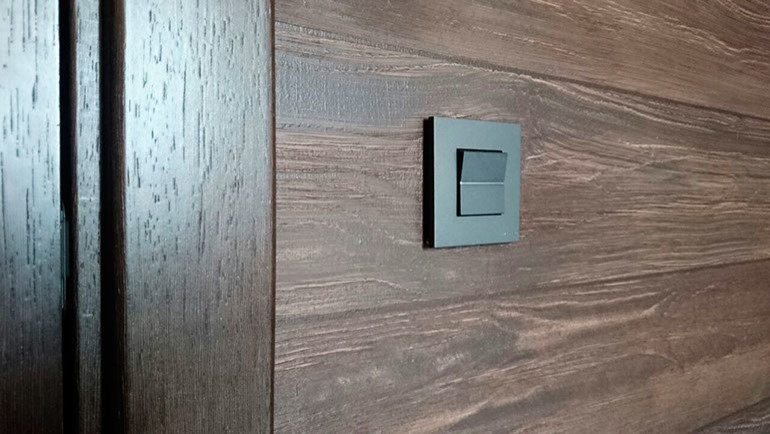 Декоративное дерево из штукатурки