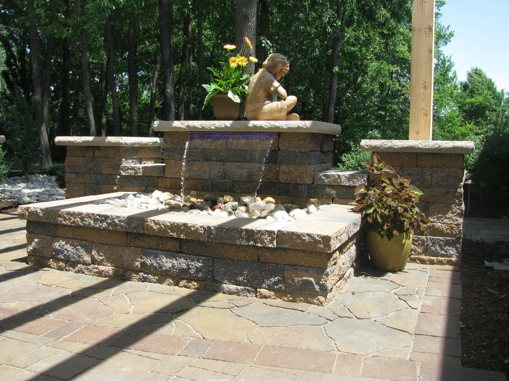 This is an example of a contemporary patio in Kansas City.