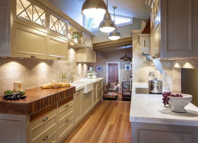 Burleigh Heads Hampton Style Kitchen Traditional Kitchen