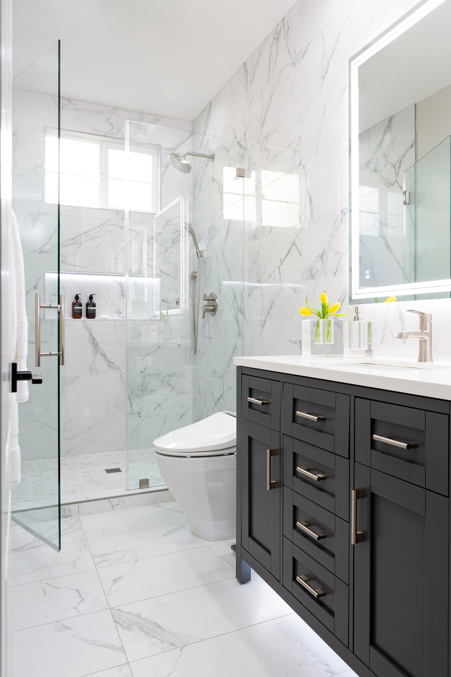 Thousand Oaks Bath + Laundry Design