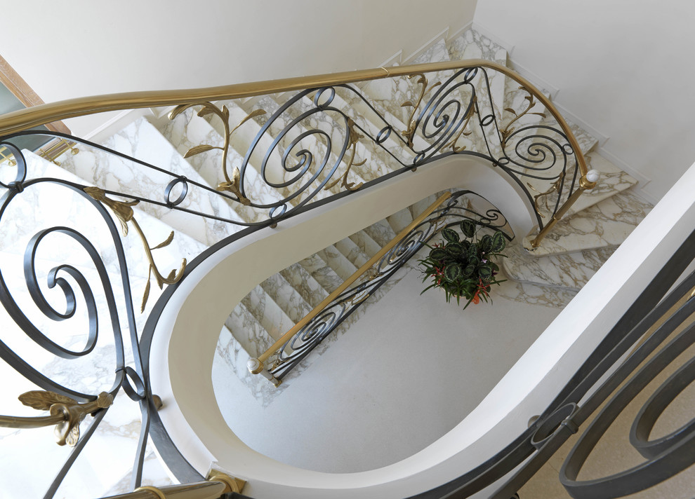Inspiration for a traditional staircase in Milan.