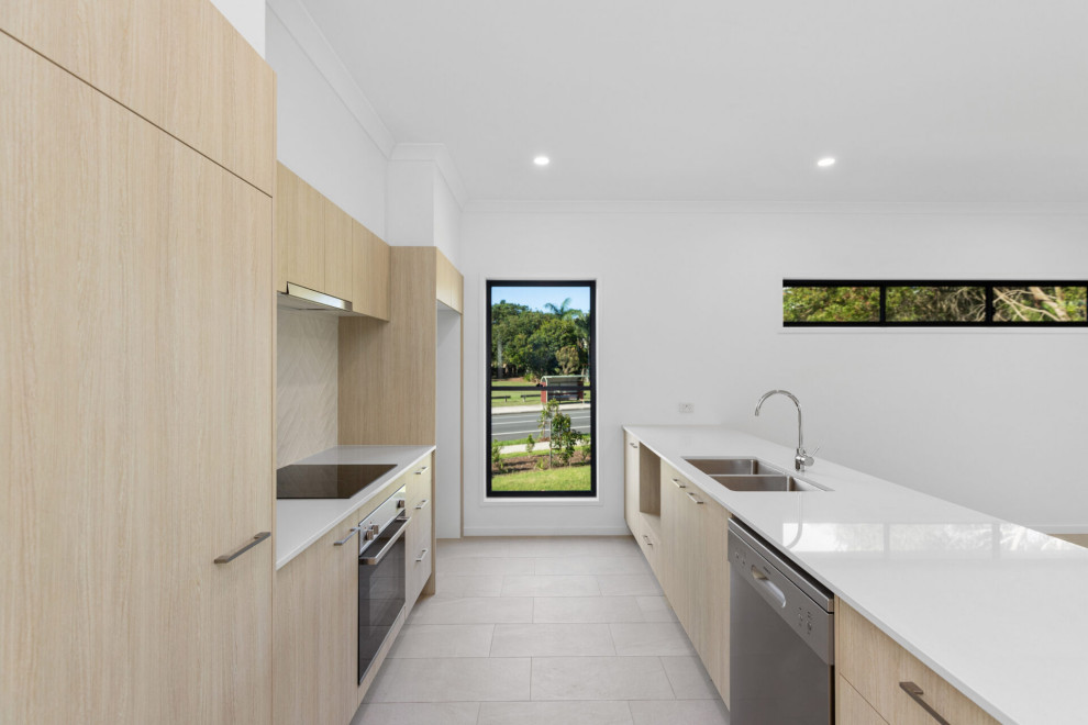Kitchen - kitchen idea in Sunshine Coast