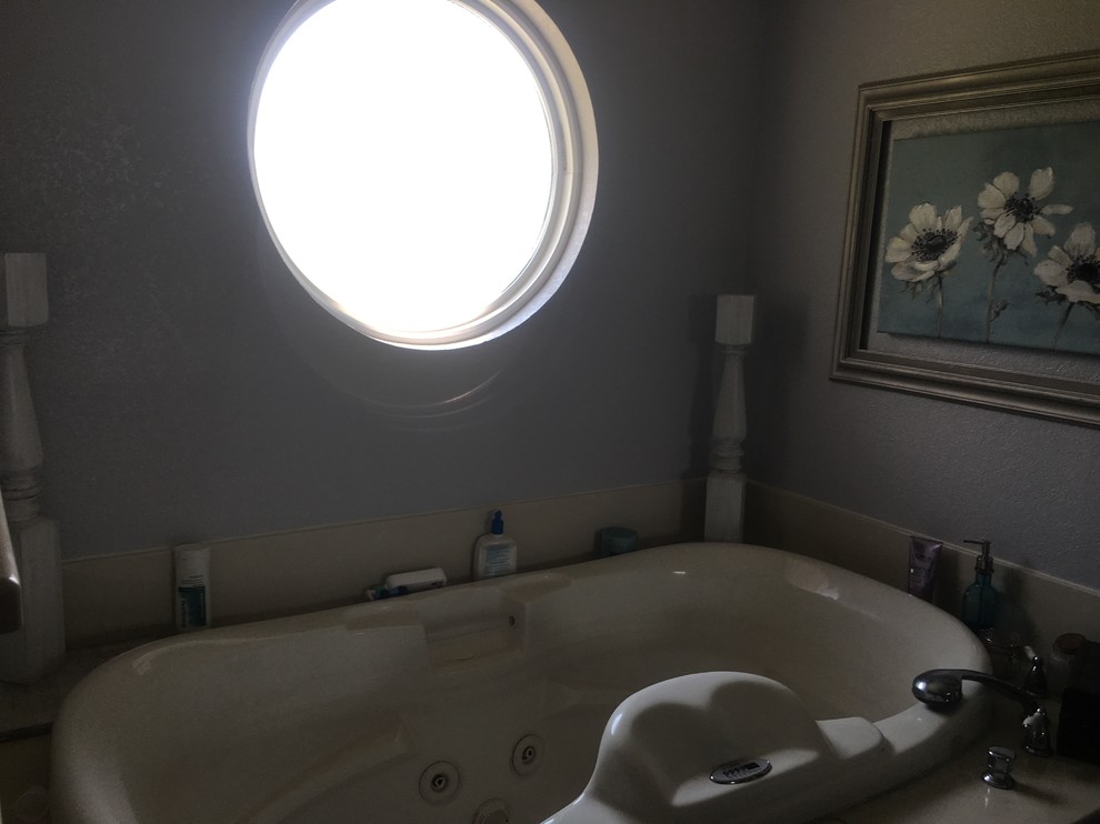 How to decorate around my tub!