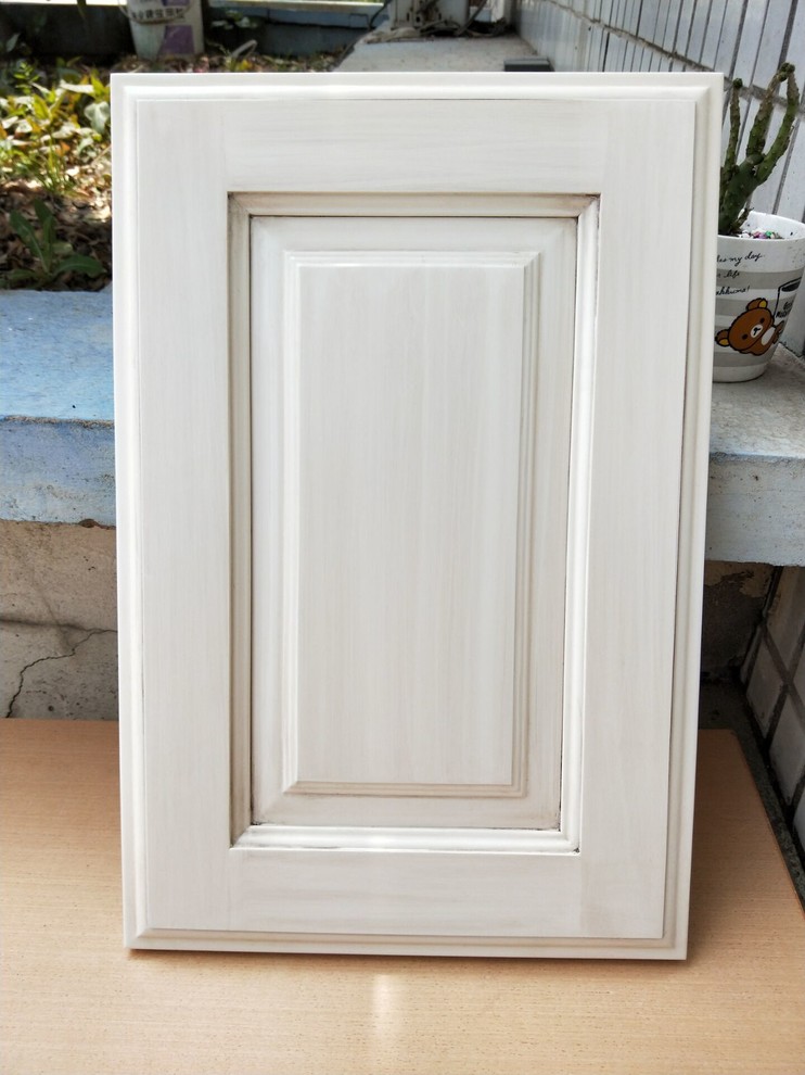 Trim colour in house with glazed white