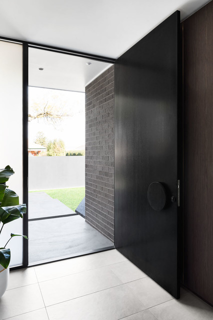 MFG contemporary-entrance