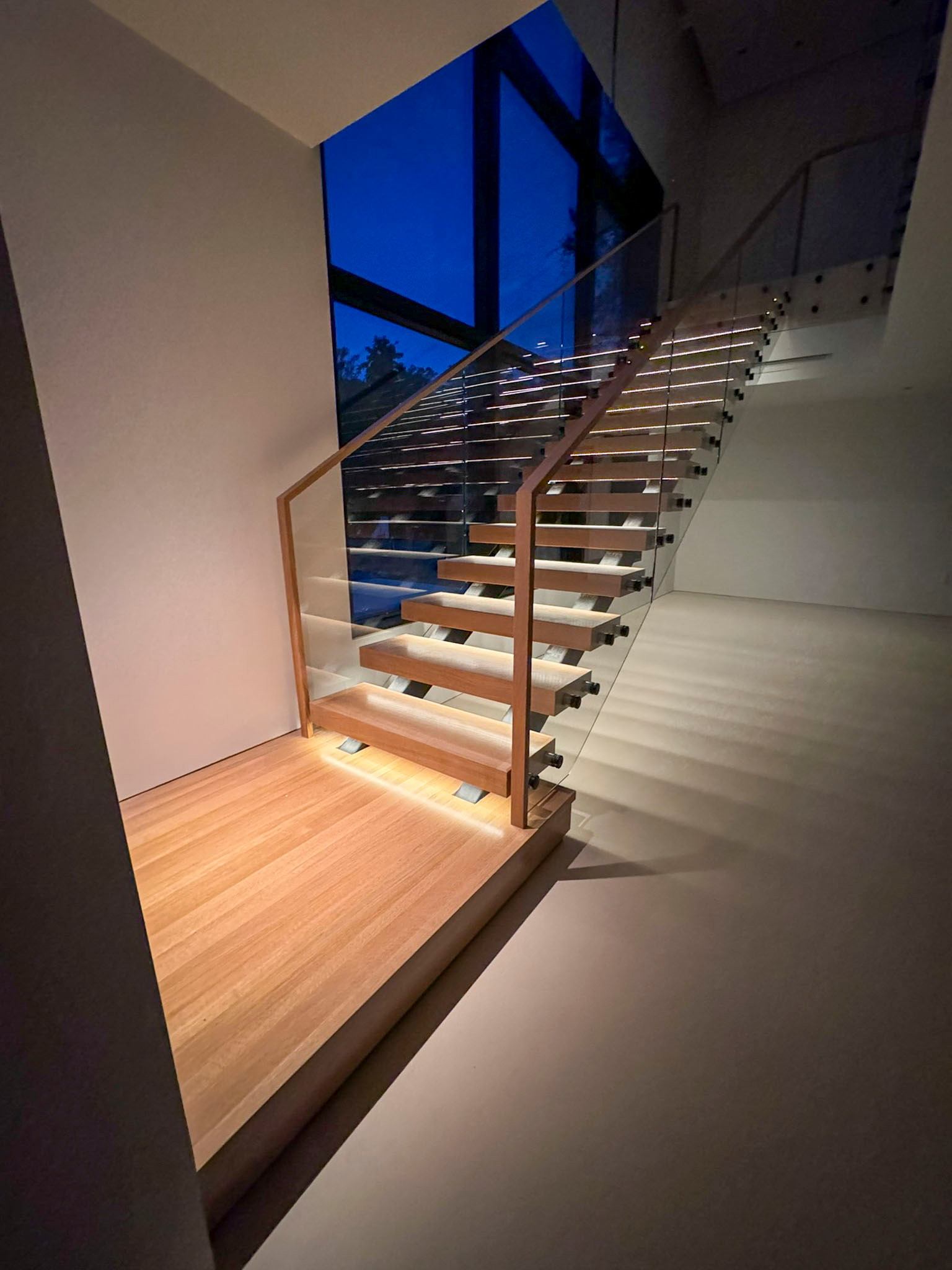 126_Visually Open and Light Contemporary Staircase, Mclean, VA 22102