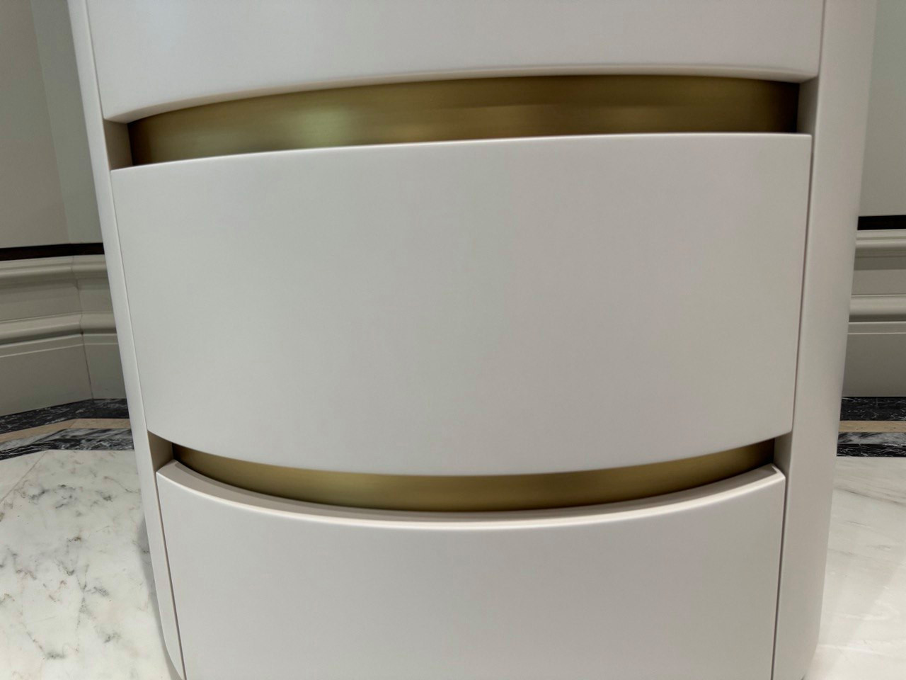 Тумба прикроватная