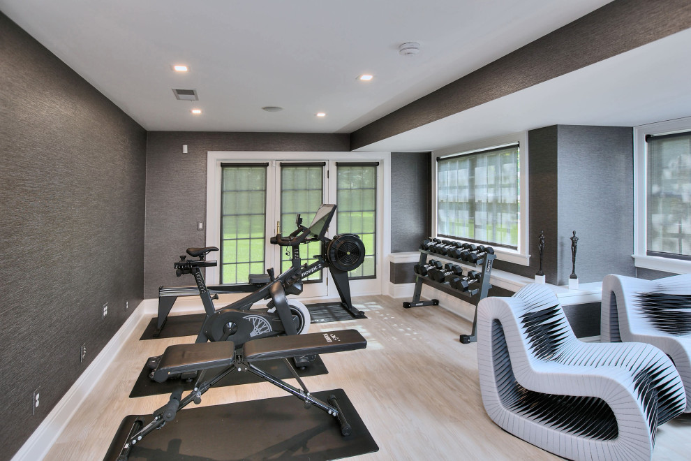Home gym - contemporary home gym idea in New York