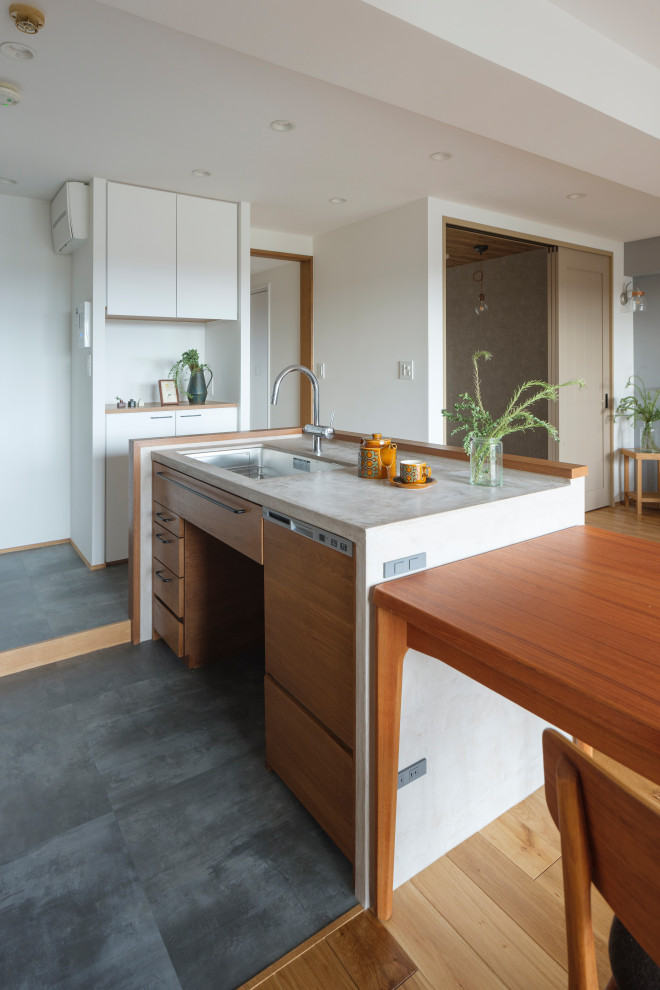 This is an example of a kitchen in Nagoya.
