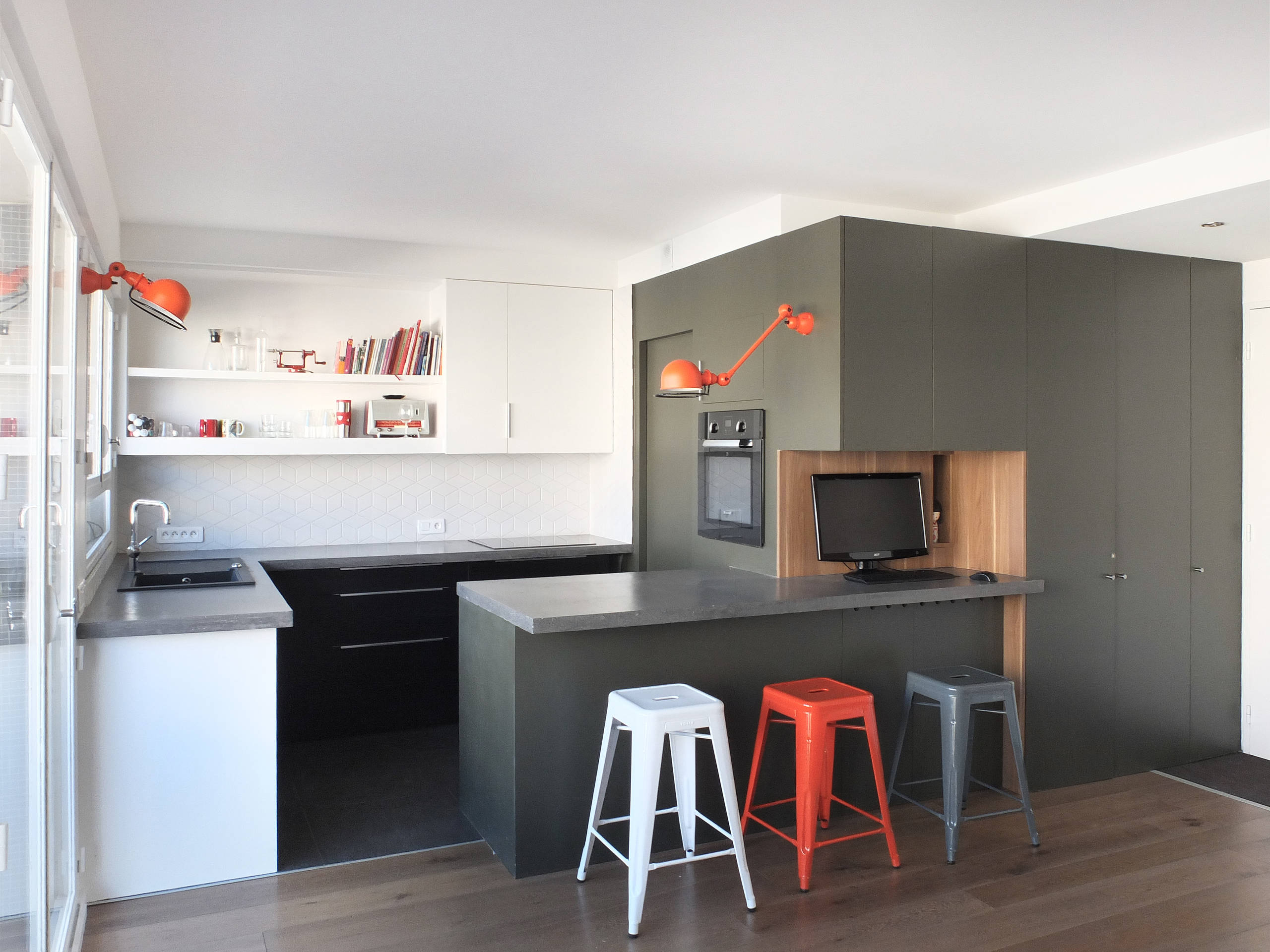 Plan De Construction Pour Bar Maison / Cuisine / Snack, Article De Magazine Original