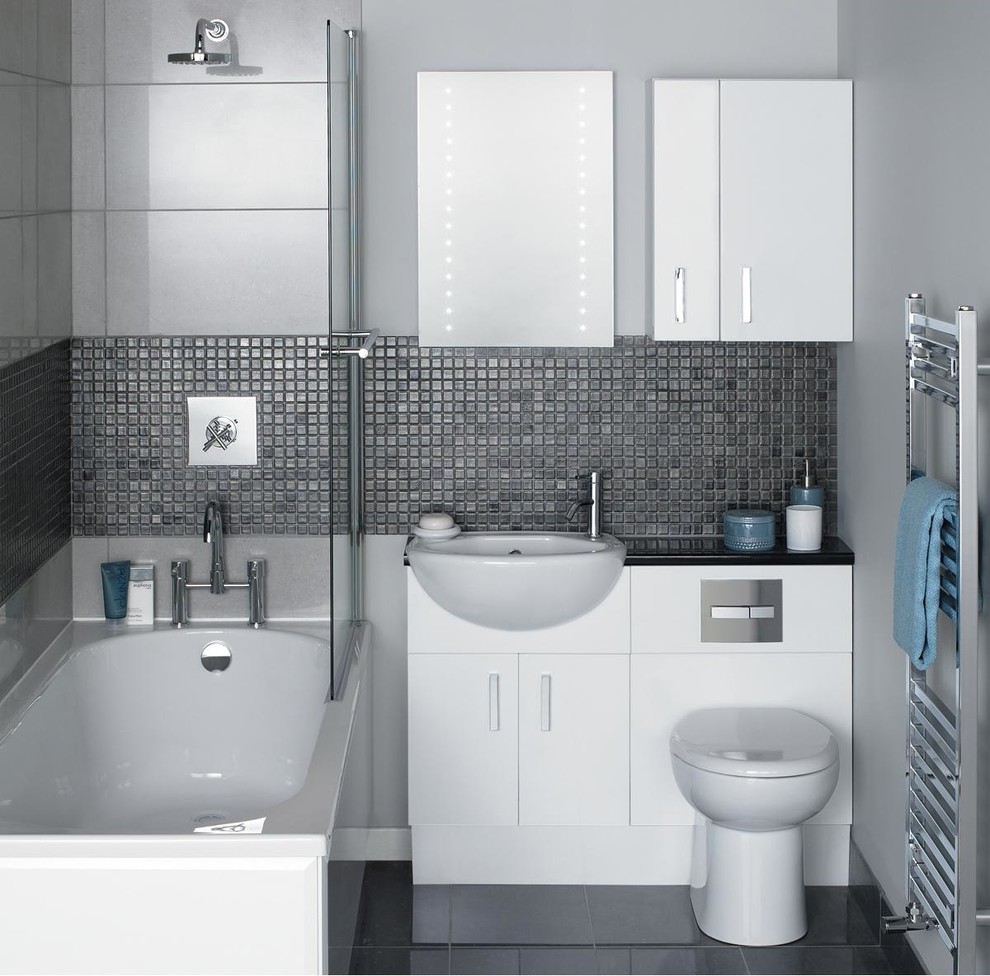 BATHROOM REMOLDING