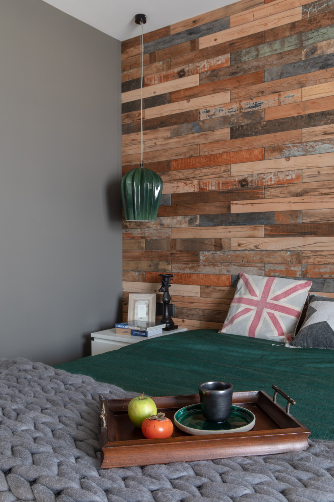 Квартира с зеленой стеной (реализация)