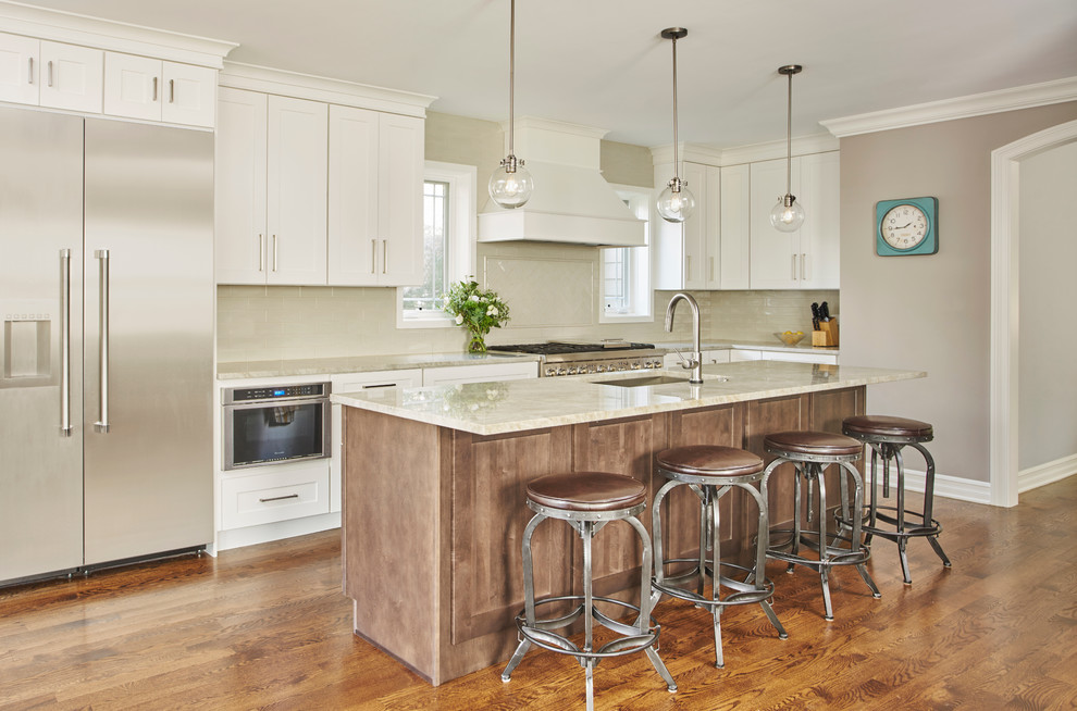 Inspiration for a transitional kitchen remodel in Chicago